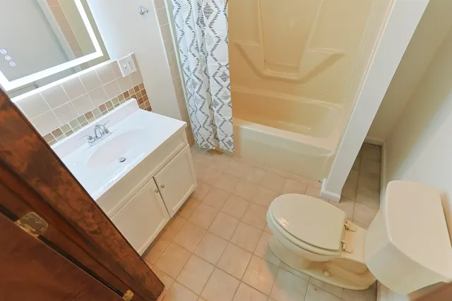 $569,000 | 17866 Bellows Falls Drive, South Bend, IN 46614