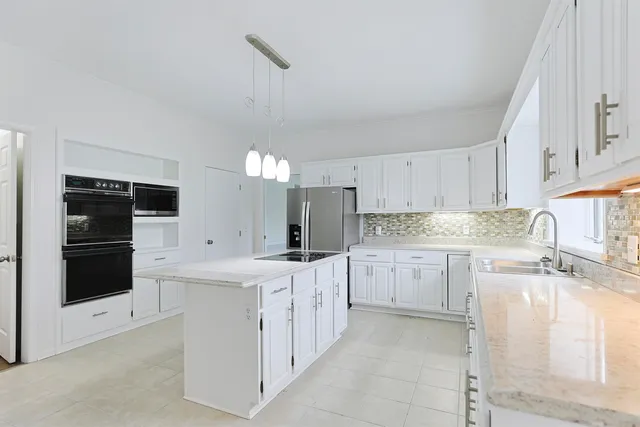 $569,000 | 17866 Bellows Falls Drive, South Bend, IN 46614