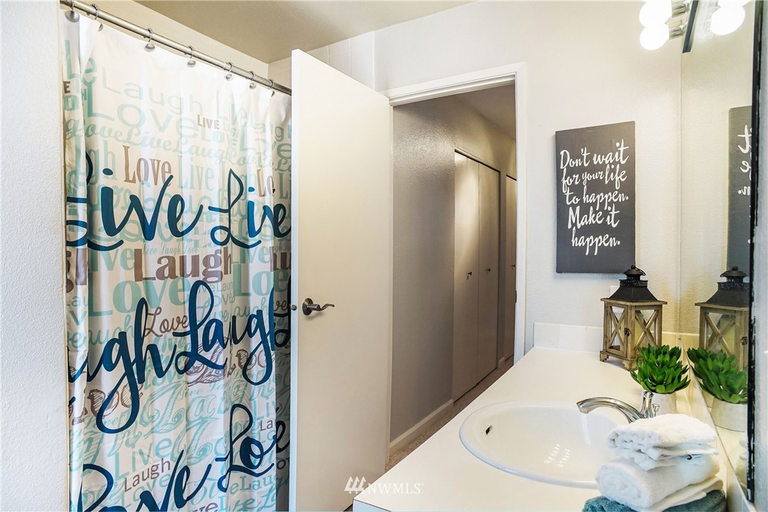 10424 Northeast 32nd Place, Unit C204 Bellevue, WA 98004 - Photo 15 of 23