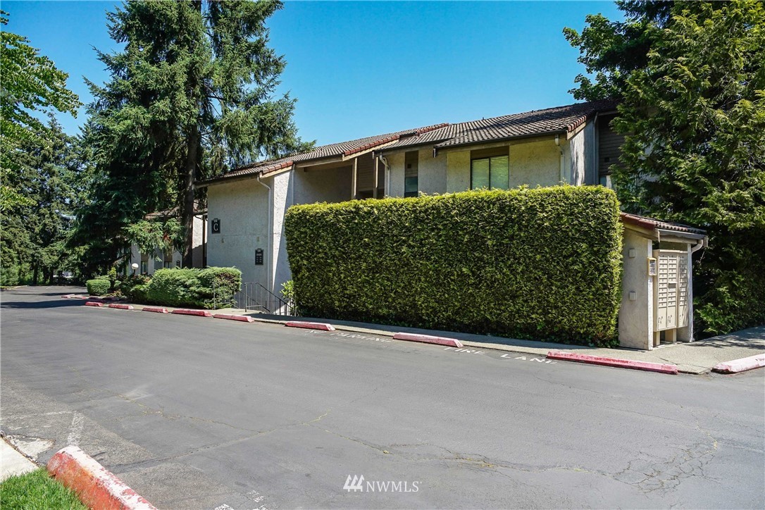 10424 Northeast 32nd Place, Unit C204 Bellevue, WA 98004 - Photo 22 of 23