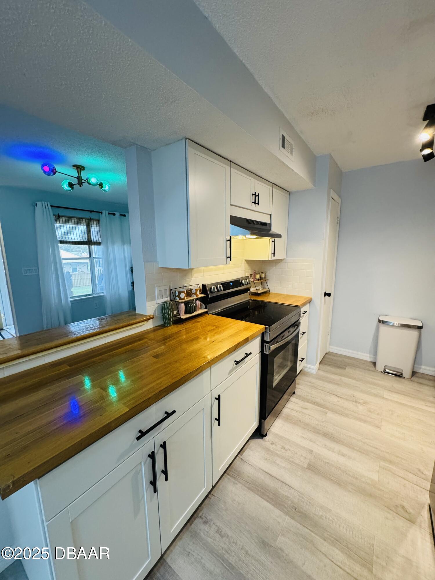 1600 Big Tree Road, Unit S6 Daytona Beach, FL 32119 - Photo 6 of 15 Kitchen