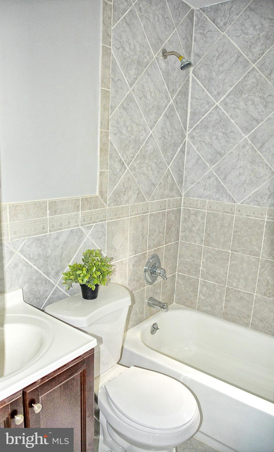 4414 Hallet Street Rockville, MD 20853 - Photo 11 of 20 Bath