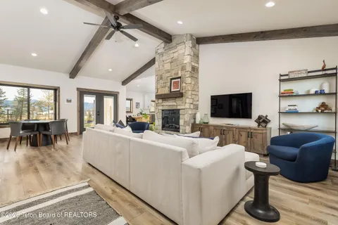 $1,099,000 | 7152 Lupine Lane, Victor, ID 83455