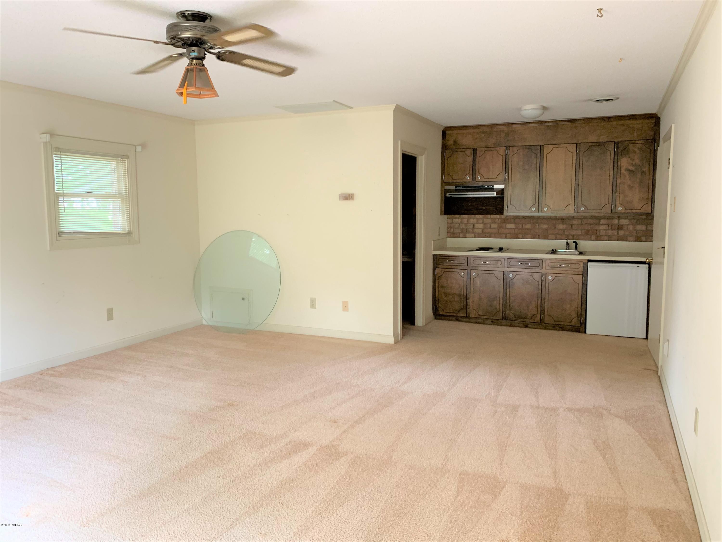 121 Academy Heights Road Kinston, NC 28504 - Photo 11 of 28 Rec or Inlaw Quarters