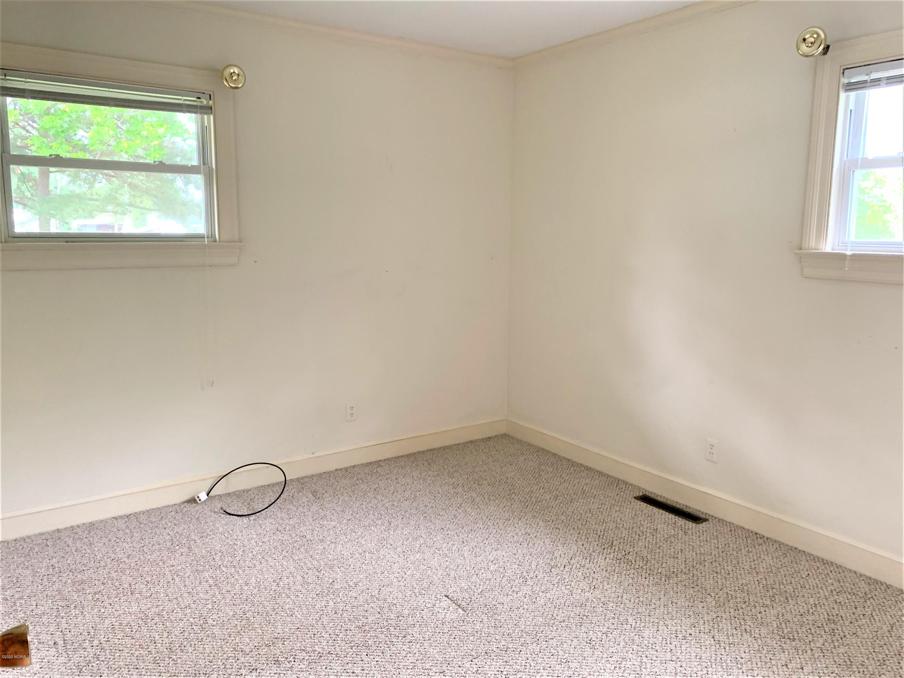 121 Academy Heights Road Kinston, NC 28504 - Photo 17 of 28 Bedroom 2
