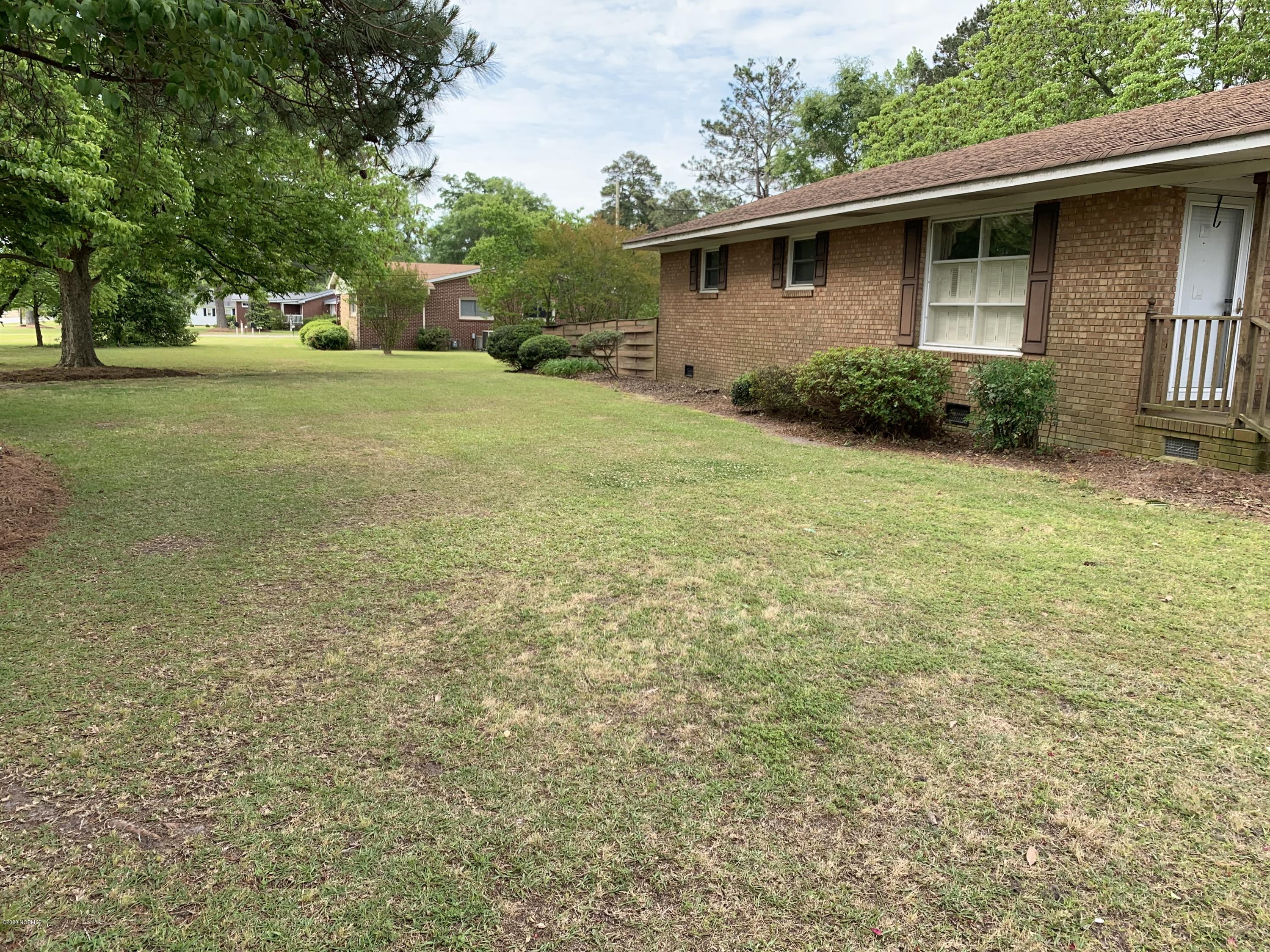 121 Academy Heights Road Kinston, NC 28504 - Photo 27 of 28 Side Yard