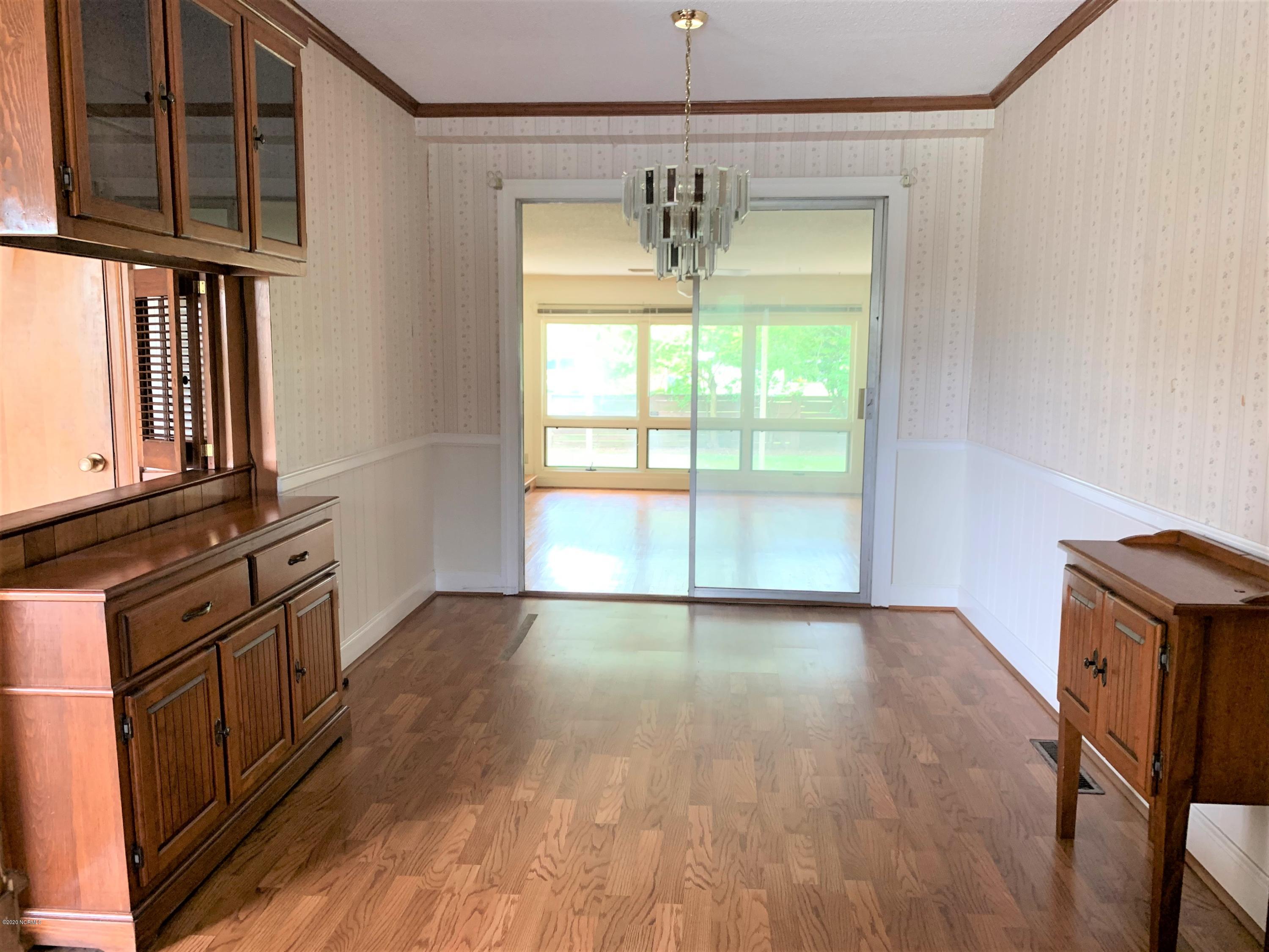 121 Academy Heights Road Kinston, NC 28504 - Photo 7 of 28 Dining Rm Area