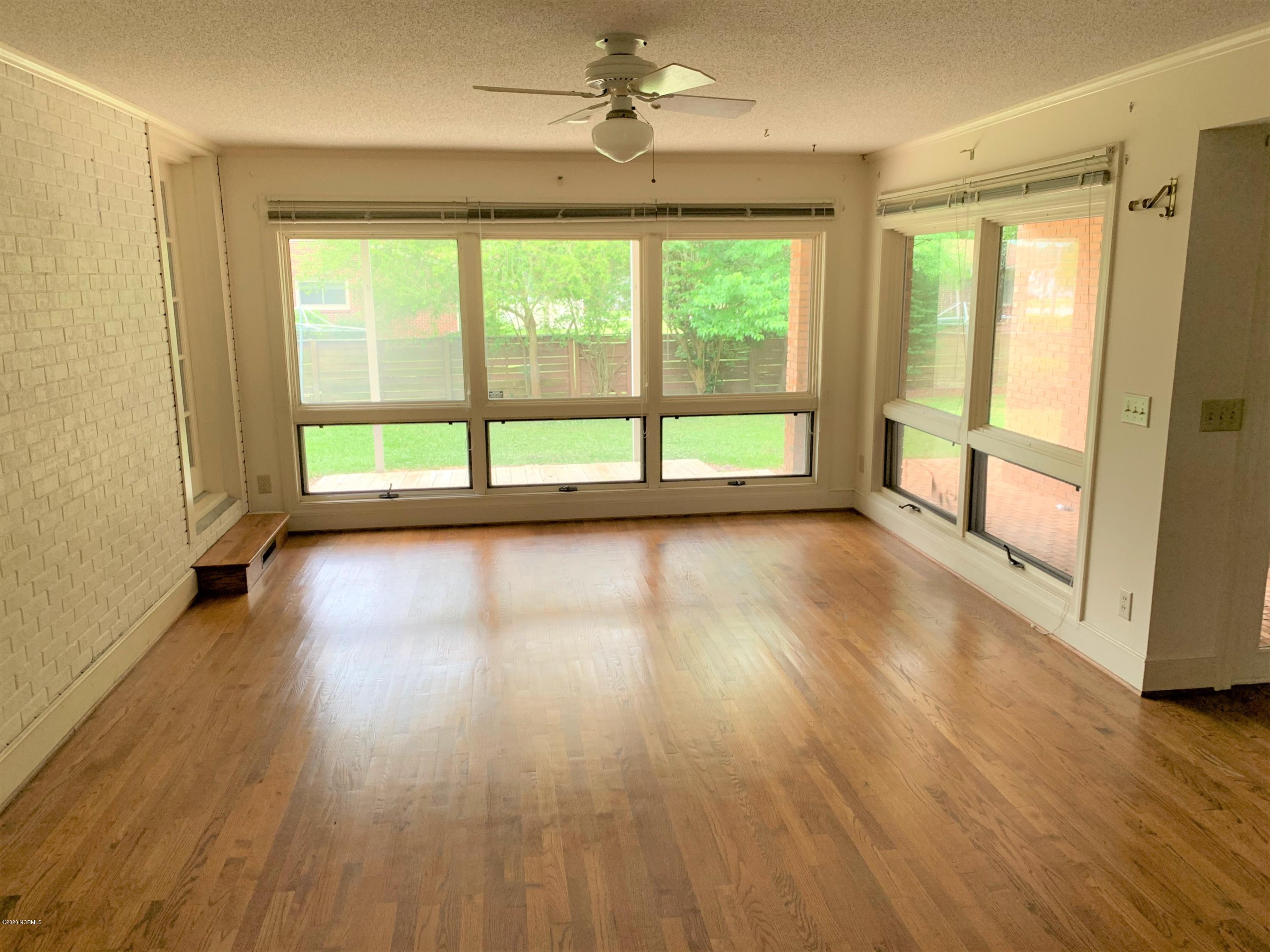 121 Academy Heights Road Kinston, NC 28504 - Photo 8 of 28 Sunroom