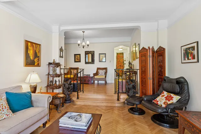 $920,000 | 255 Cabrini Boulevard, Unit 3C | Hudson Heights