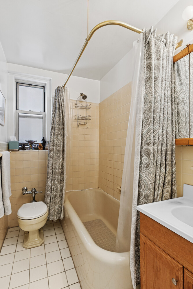 255 Cabrini Boulevard, Unit 3C Manhattan, NY 10040 - Photo 7 of 13
