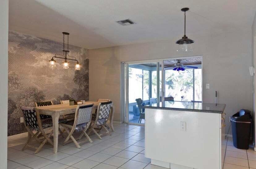 1224 Southwest 16th Avenue Boca Raton, FL 33486 - Photo 23 of 48 Dining/Island