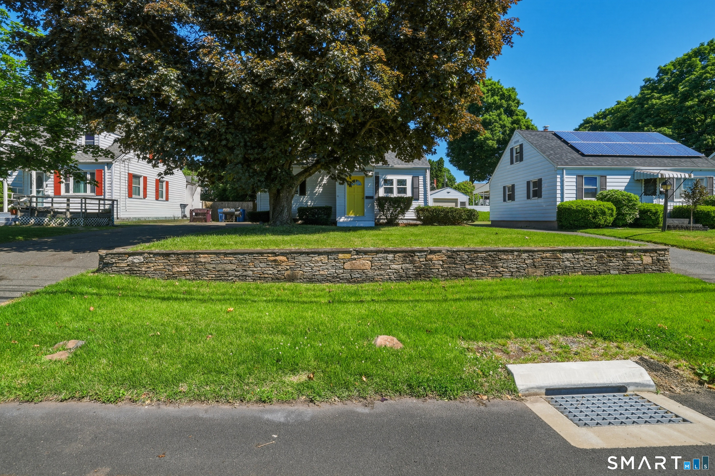 31 Alexander Road New Britain, CT 06053 - Photo 4 of 27