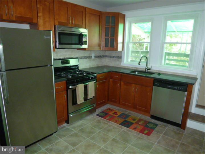 7468 Sommers Road Philadelphia, PA 19138 - Photo 13 of 25 Gallery Image 13