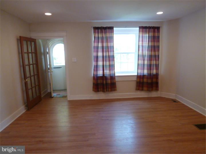7468 Sommers Road Philadelphia, PA 19138 - Photo 5 of 25 Gallery Image 5