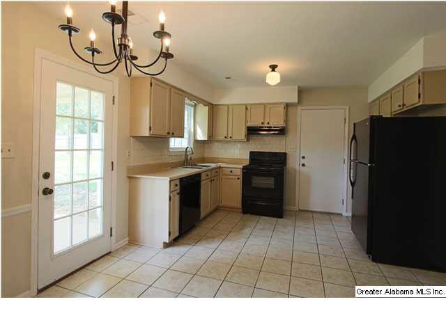 136 Bluegrass Drive Alabaster, AL 35007 - Photo 7 of 21