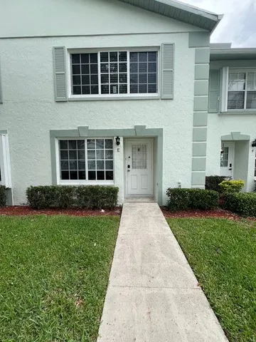 $2,450 | 3701 Savoy Lane, Unit E, West Palm Beach, FL 33417