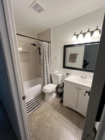 $2,450 | 3701 Savoy Lane, Unit E, West Palm Beach, FL 33417