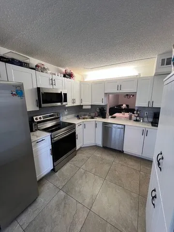 $2,450 | 3701 Savoy Lane, Unit E, West Palm Beach, FL 33417