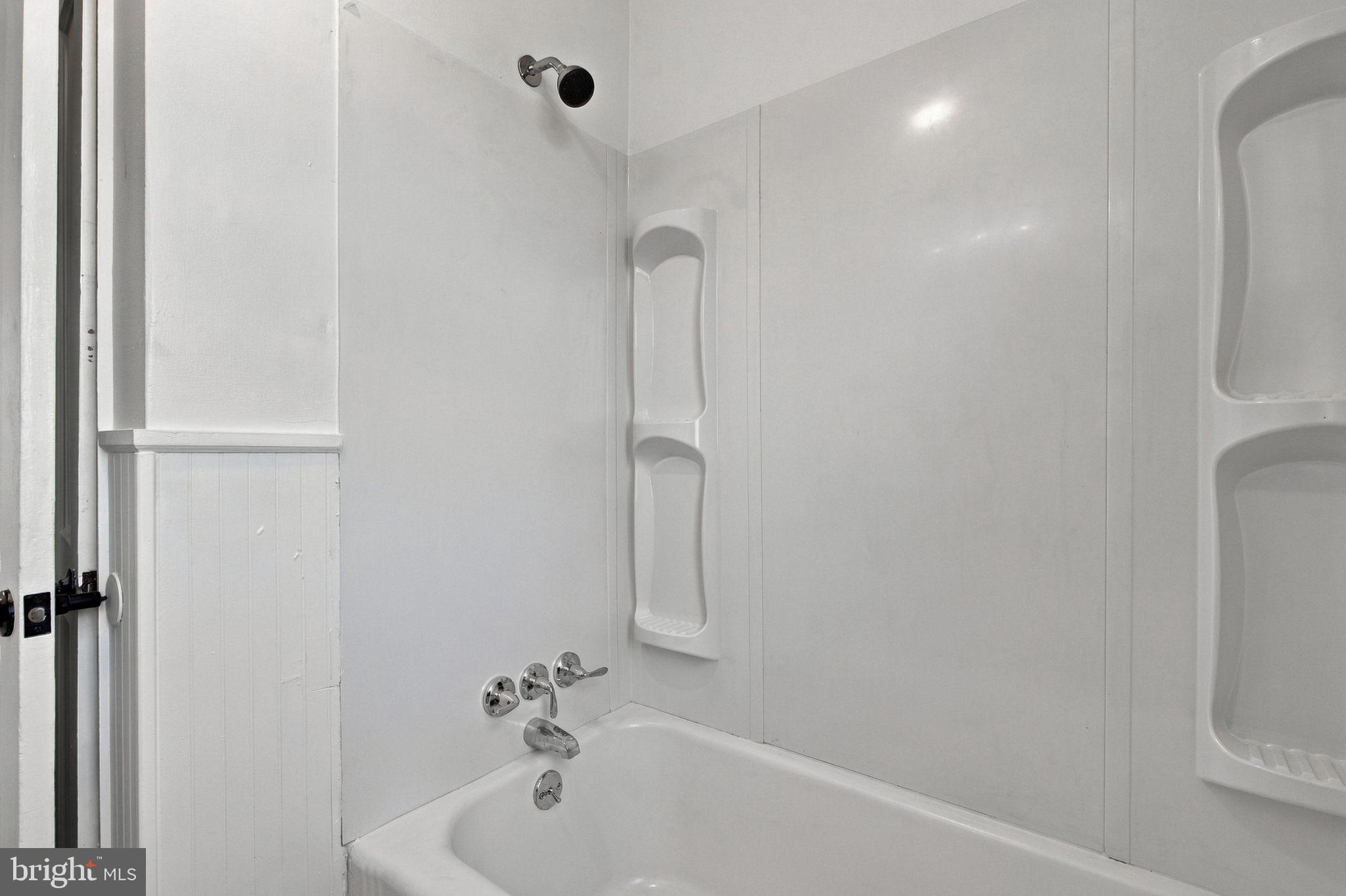 303 Greystone Road York, PA 17402 - Photo 16 of 31 Gallery Image 16