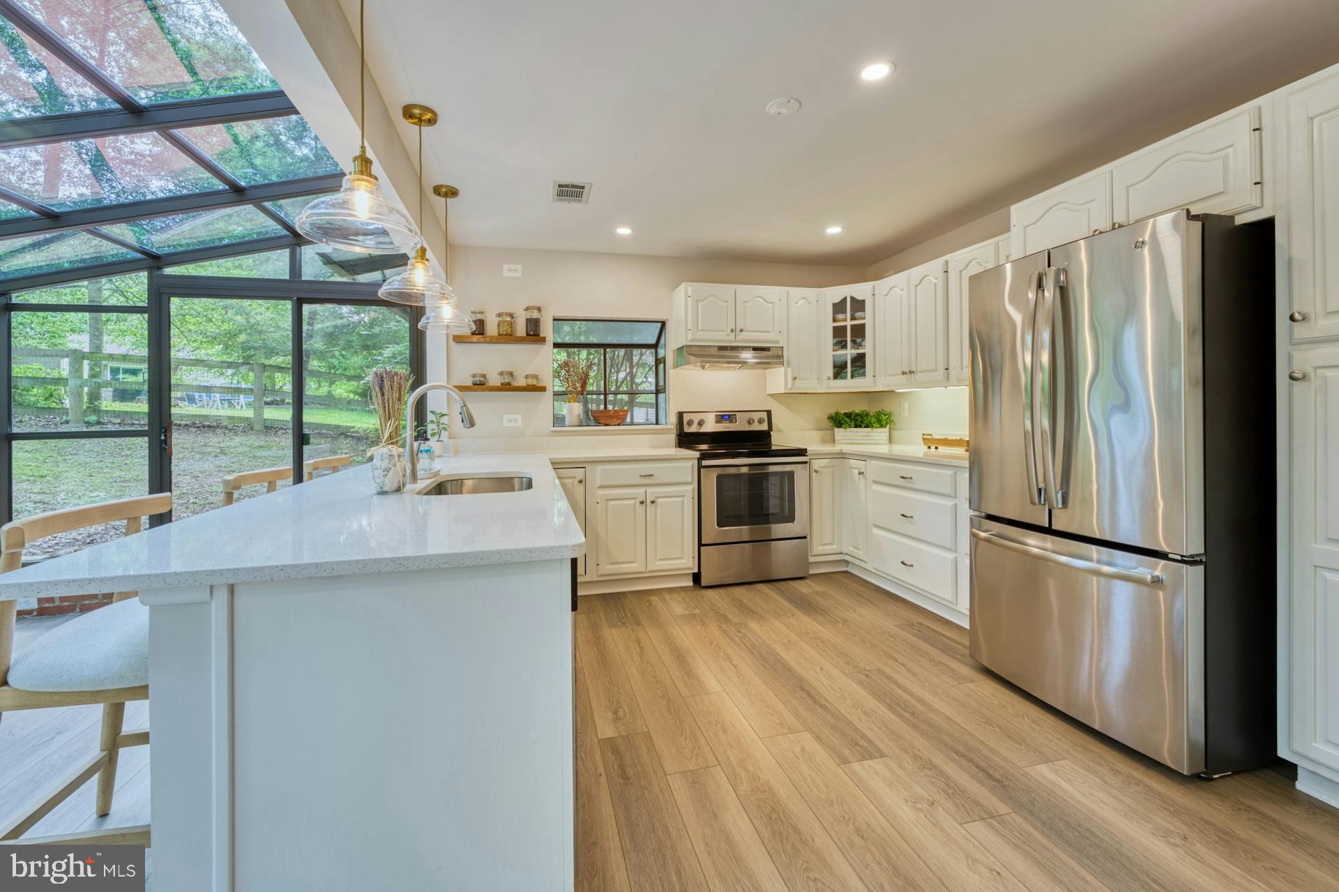 11247 Handlebar Road Reston, VA 20191 - Photo 13 of 39 Updated kitchen