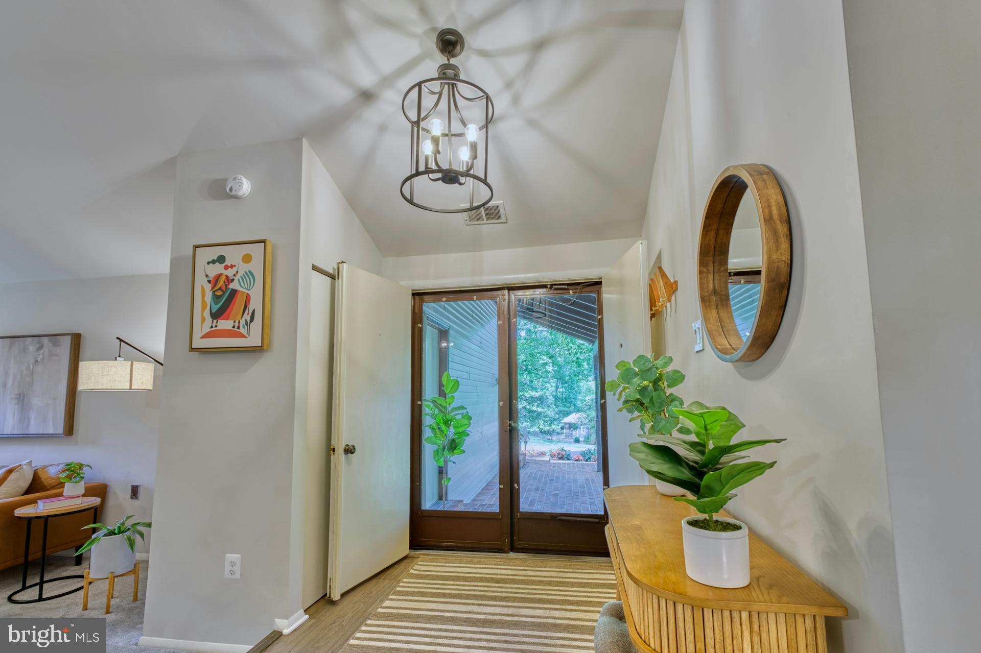 11247 Handlebar Road Reston, VA 20191 - Photo 7 of 39 Foyer