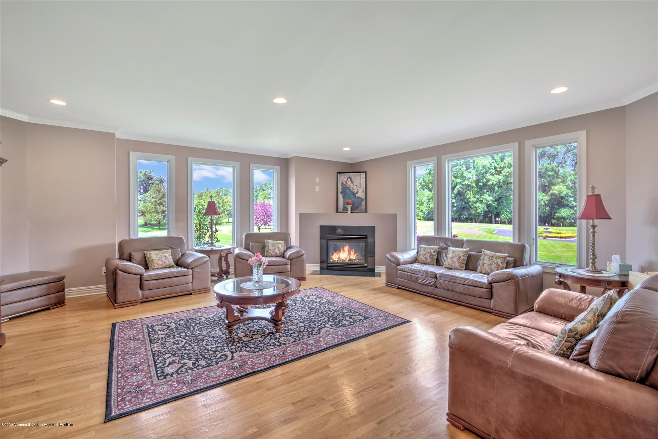 8 Shallow Brook Road Morganville, NJ 07751 - Photo 6 of 35 10-DEN