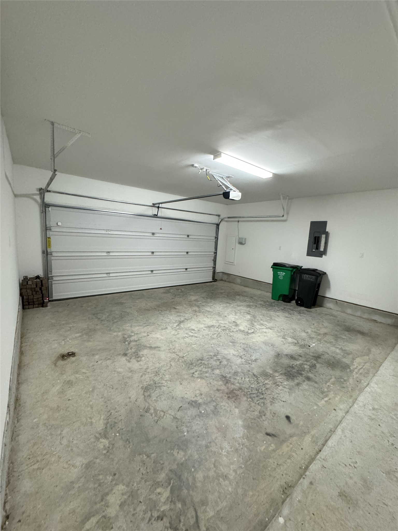11922 Radura Road Humble, TX 77346 - Photo 23 of 25 Garage