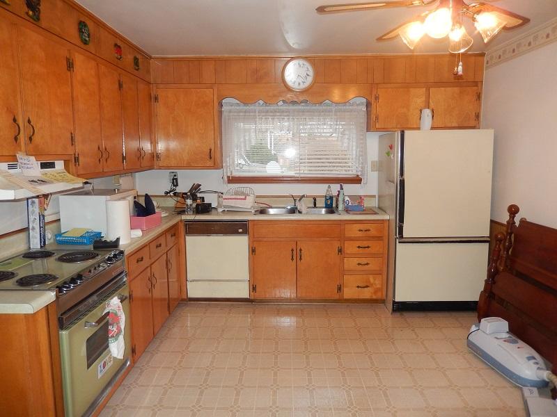 4889 Fort Lewis Church Road Salem, VA 24153 - Photo 4 of 8 Kitchen