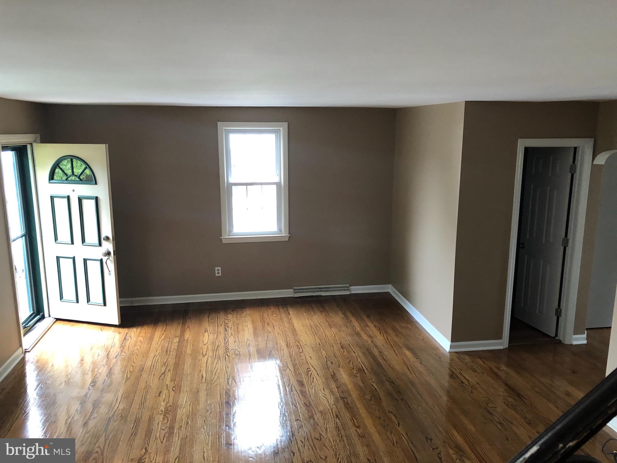 280 South Highland Road Springfield, PA 19064 - Photo 2 of 23 Living Room