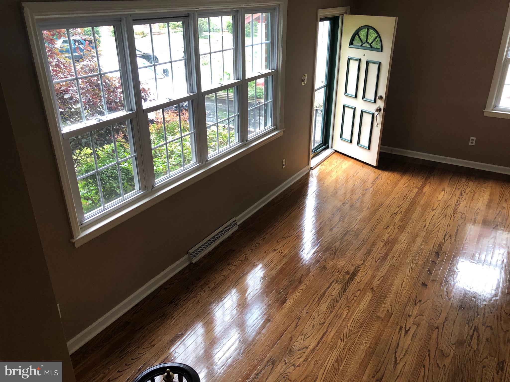 280 South Highland Road Springfield, PA 19064 - Photo 3 of 23 Living Room