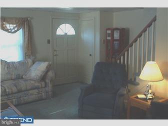 1901 Seneca Road Wilmington, DE 19805 - Photo 4 of 10 Living Room