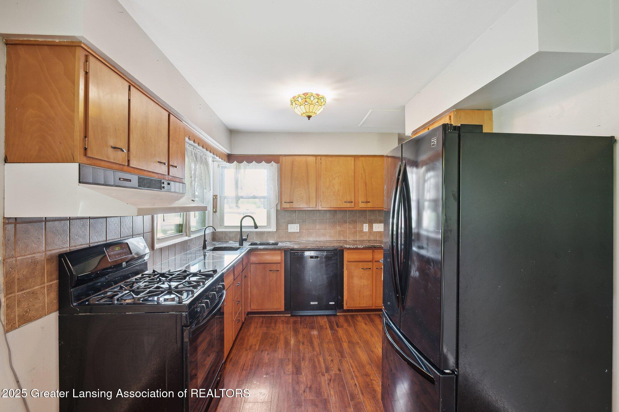 7125 Peck Road Eaton Rapids, MI 48827 - Photo 10 of 43 7125-Peck-Rd-Eaton-Rapids-MI-48827-Windo