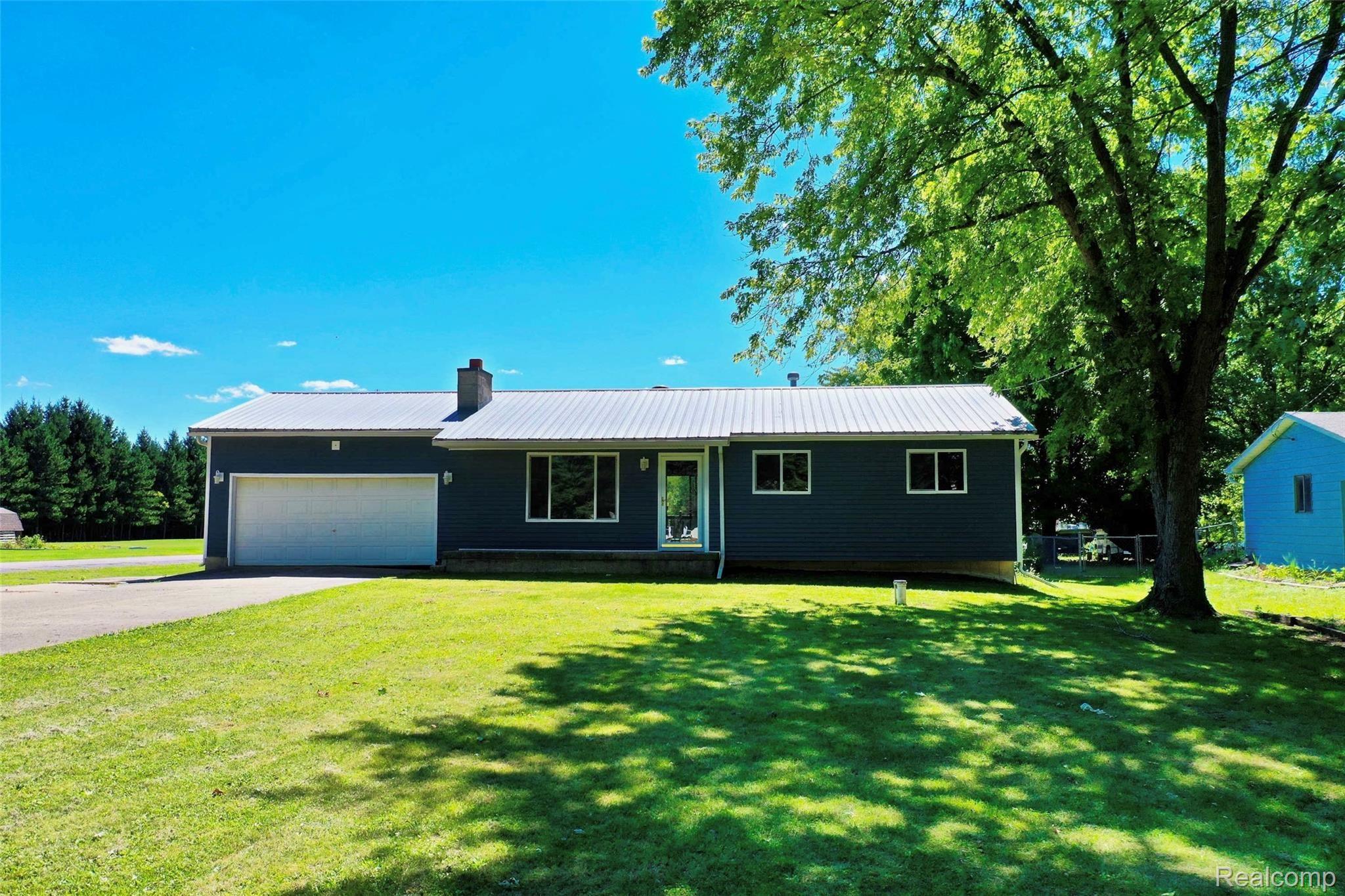 4346 Crosby Road Flint, MI 48506 - Photo 37 of 47 43B57A90-F450-47F0-99DC-60914EC30F7A_1_201_a.jpeg