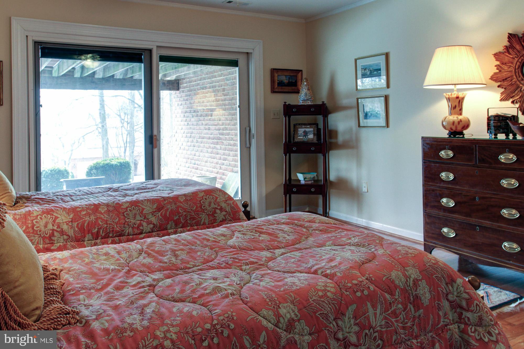 1010 South River Landing Road, Unit 1010 Edgewater, MD 21037 - Photo 19 of 24 Lower level guest room