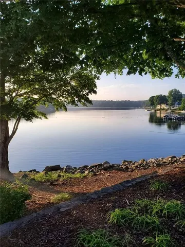 $848,000 | 1605 Spinnaker Drive, Alpharetta, GA 30005