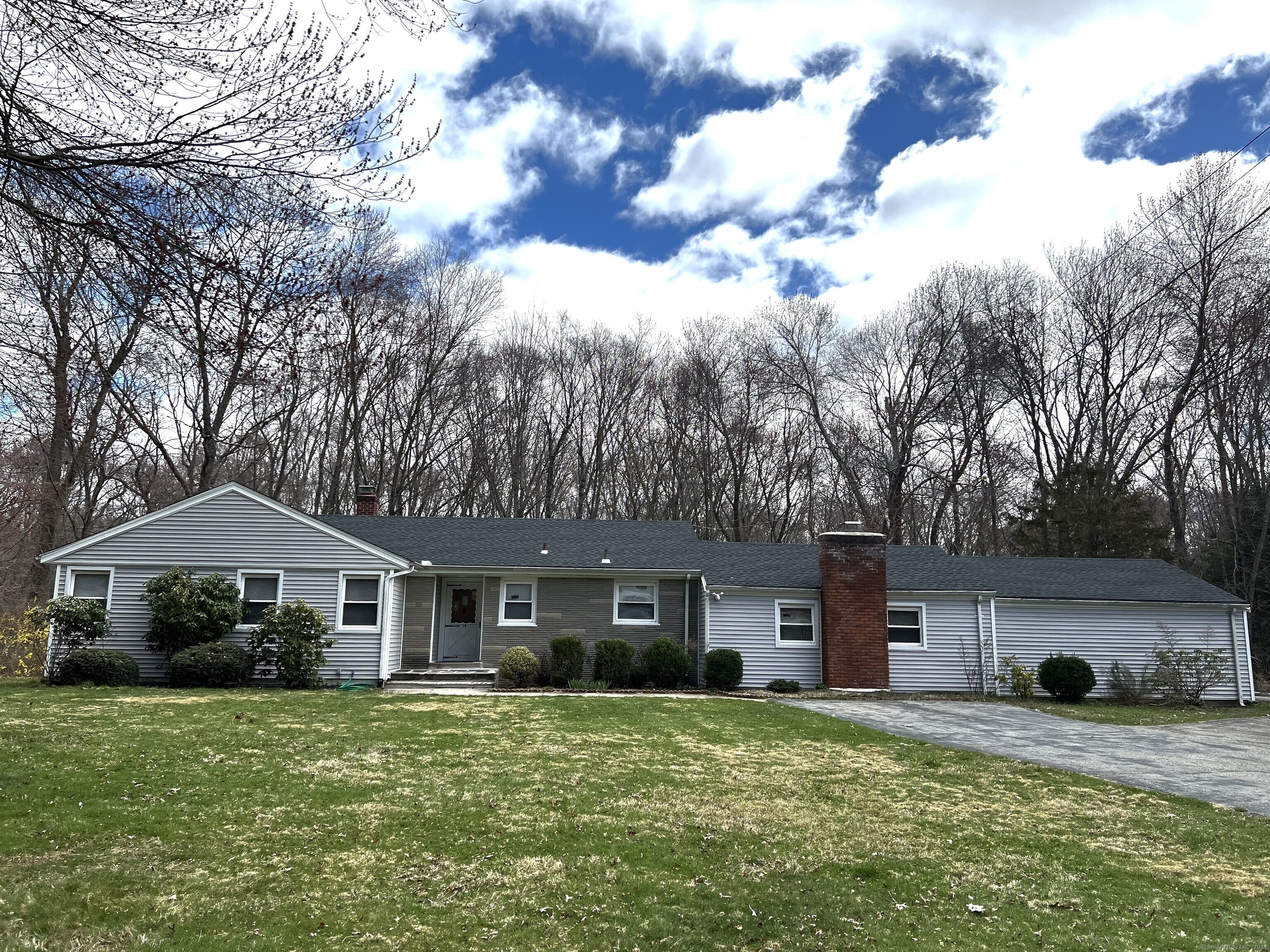 19 Laurel Road Woodbridge, CT 06525 - Photo 1 of 1