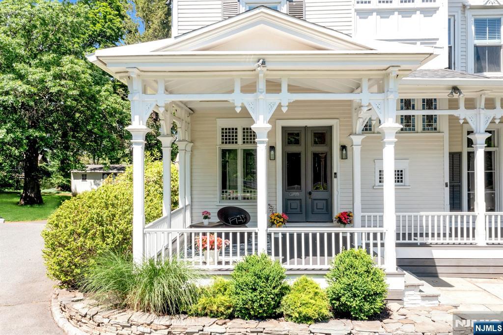 42 Llewellyn Road Montclair, NJ 07042 - Photo 4 of 49