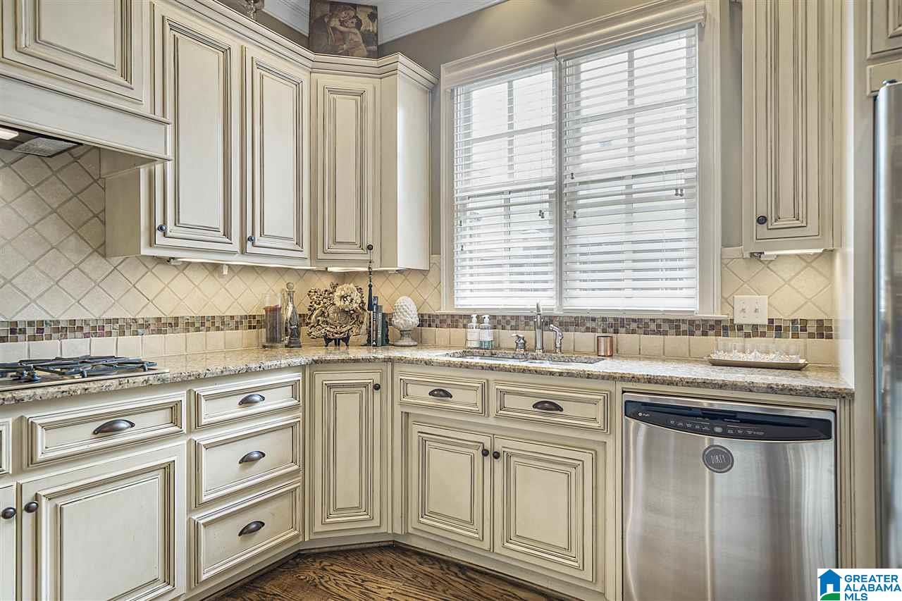 2220 Shades Crest Road Birmingham, AL 35216 - Photo 10 of 45