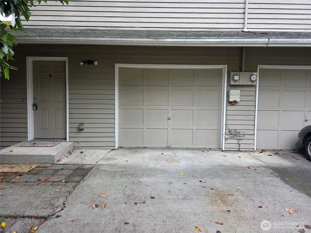 $2,050 | 2121 Chestnut Street, Unit B, Everett, WA 98201