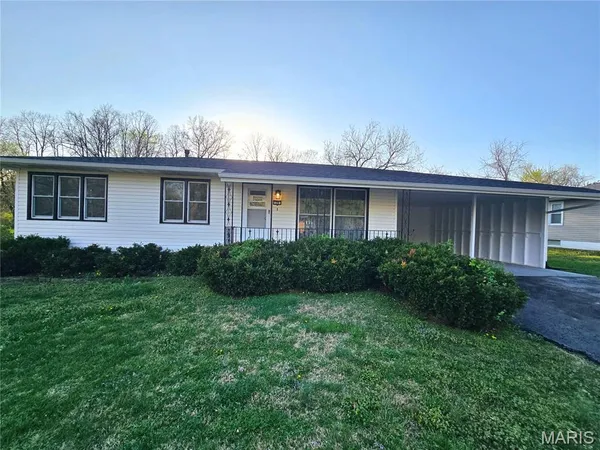$199,900 | 29 Venus Drive, Belleville, IL 62226
