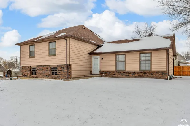 $310,000 | 2700 Lockridge Drive, Lawrence, KS 66047