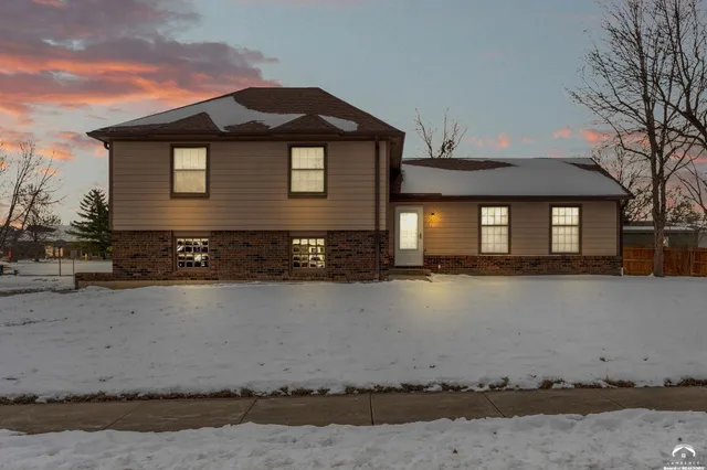 $310,000 | 2700 Lockridge Drive, Lawrence, KS 66047