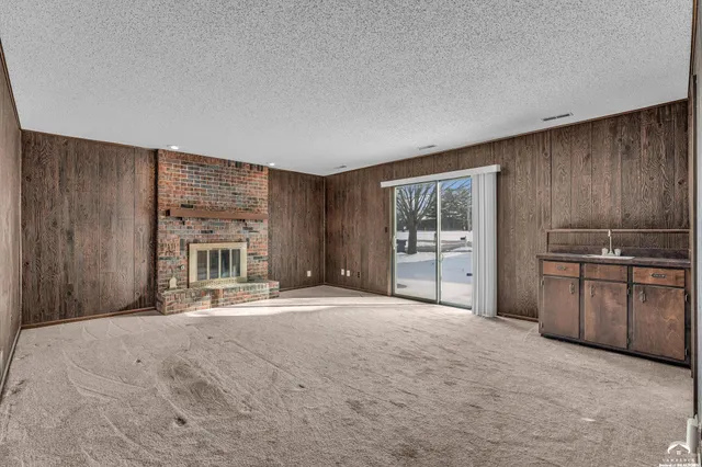 $310,000 | 2700 Lockridge Drive, Lawrence, KS 66047