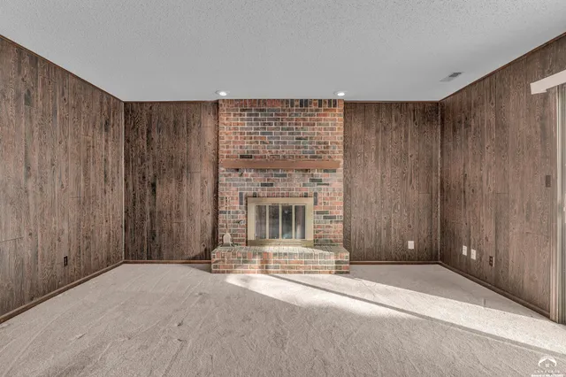 $310,000 | 2700 Lockridge Drive, Lawrence, KS 66047