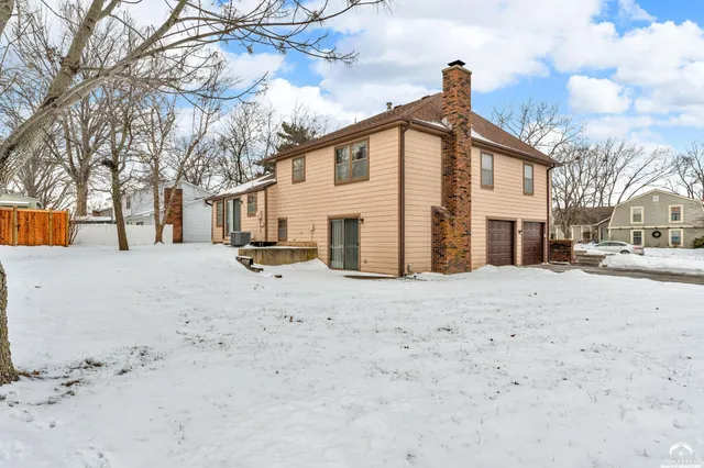 $310,000 | 2700 Lockridge Drive, Lawrence, KS 66047
