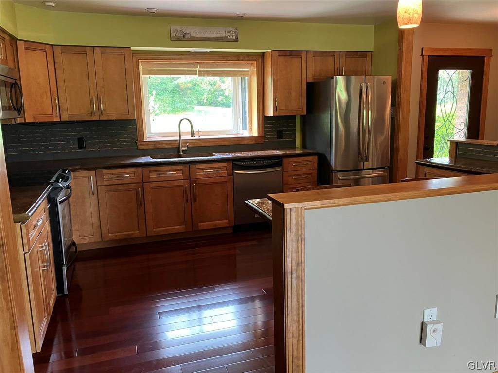 3934 Howertown Road Northampton, PA 18067 - Photo 6 of 50 Great kitchen for cooks and bakers alike.