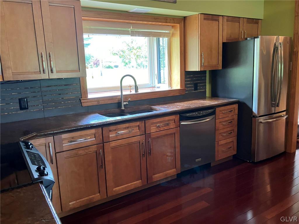 3934 Howertown Road Northampton, PA 18067 - Photo 7 of 50 Notice the large bow window with two side crank ou