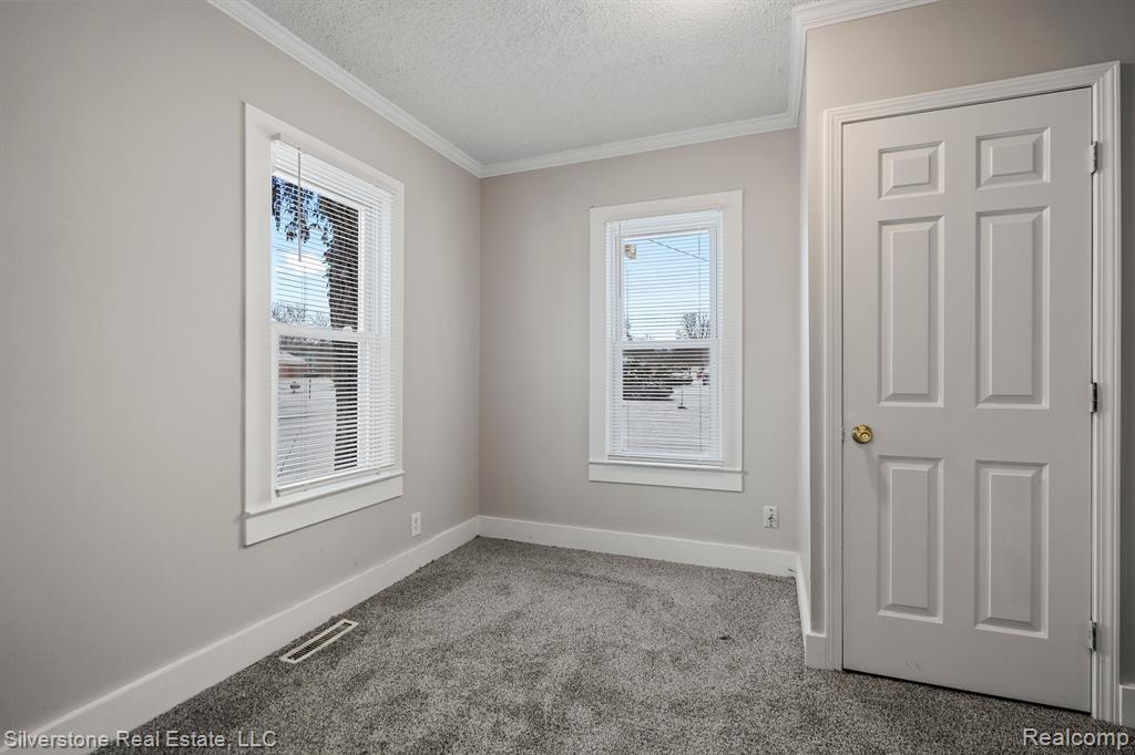 102 Court Street Pontiac, MI 48342 - Photo 15 of 18
