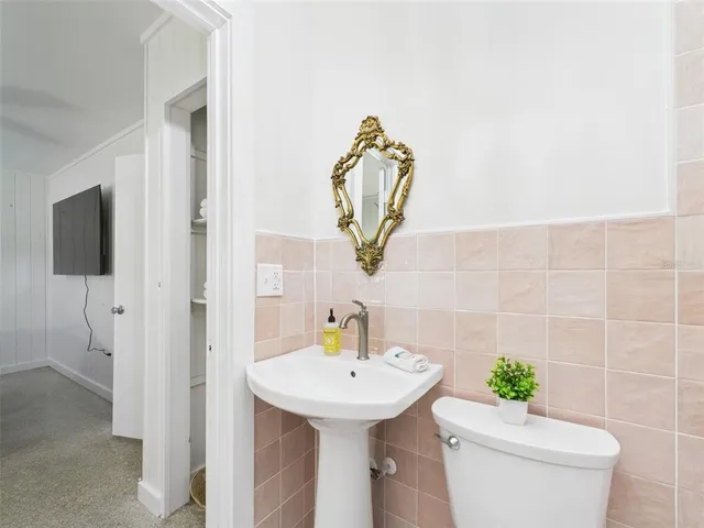 $1,600 | 222 7th Street Northwest, Unit 2, Winter Haven, FL 33881