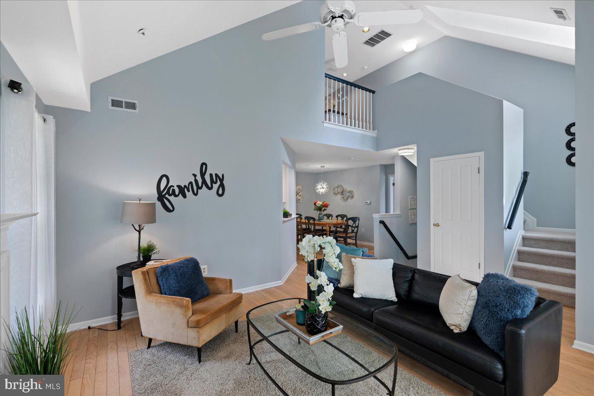 321 Brickhouse Road Princeton, NJ 08540 - Photo 5 of 22 Living Room